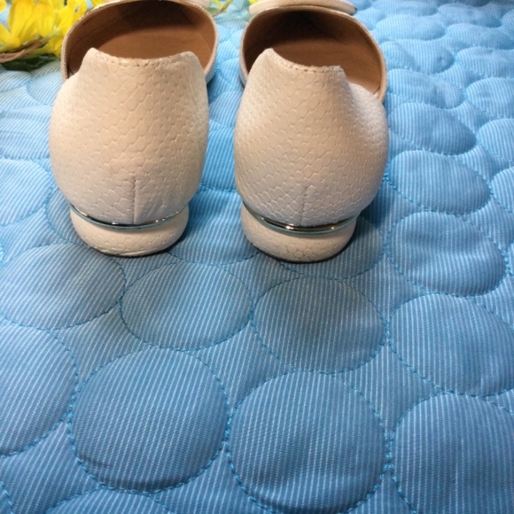 Franco Sarto women’s flat shoes white snake printed leather upper - Picture 3 of 5